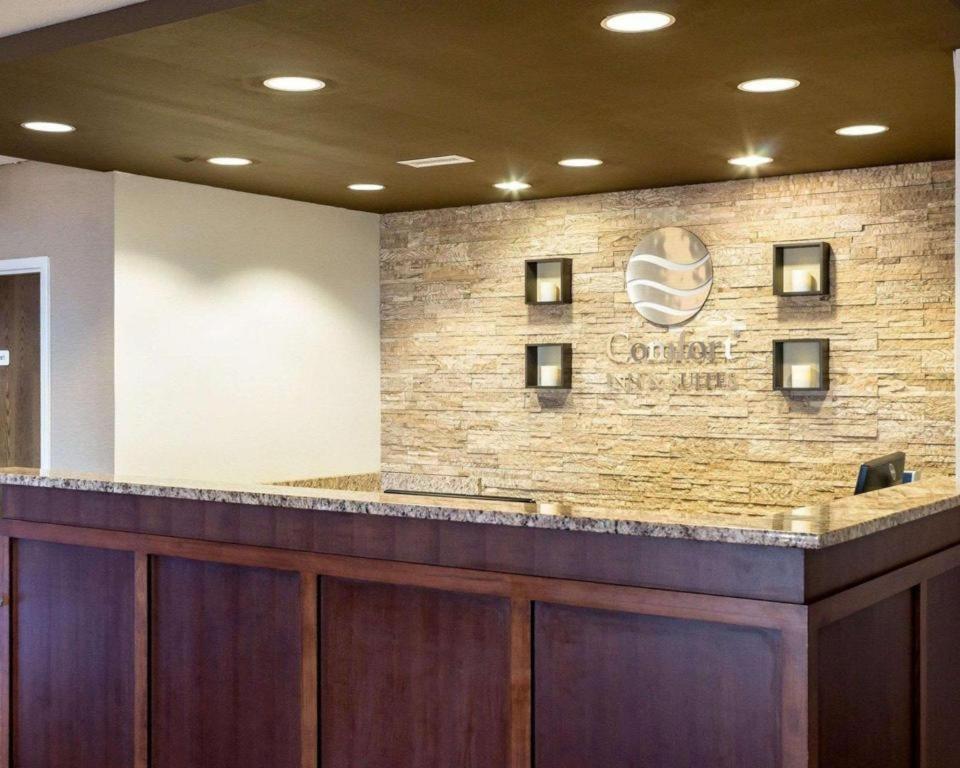 Comfort Inn & Suites Watford City Екстер'єр фото