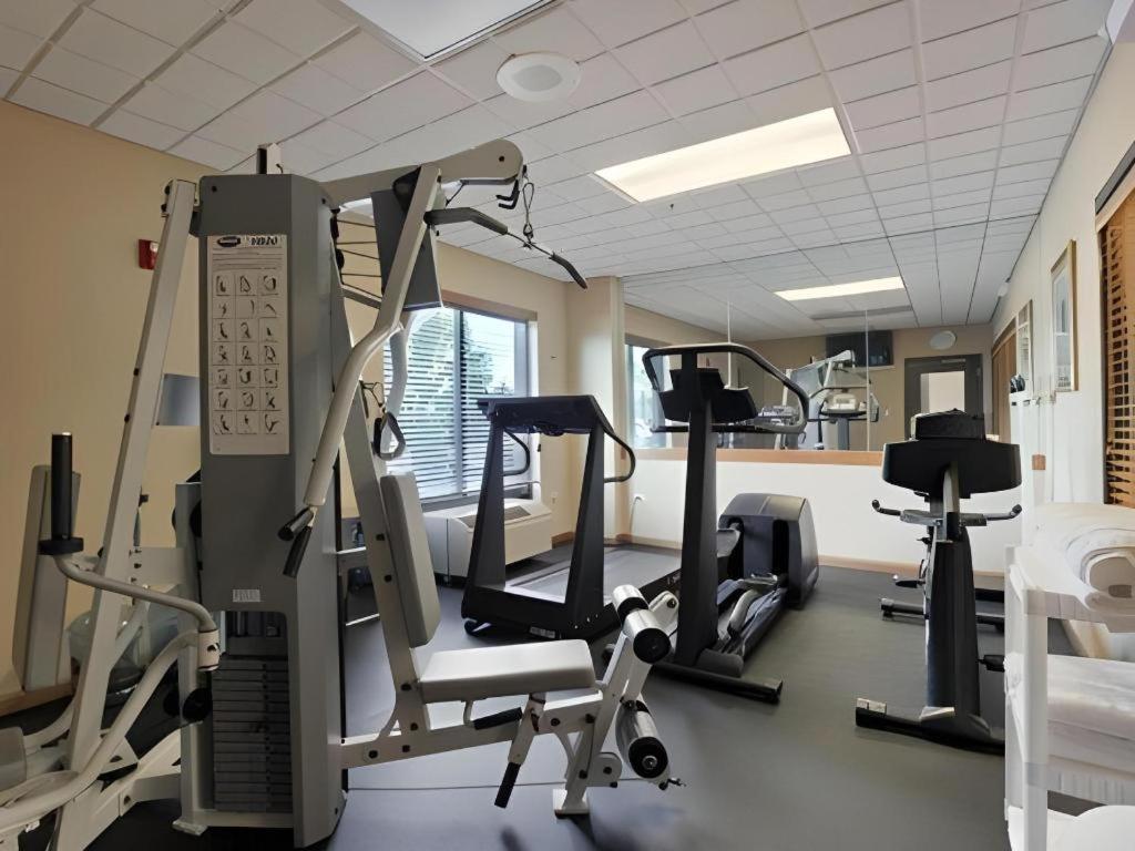 Comfort Inn & Suites Watford City Екстер'єр фото